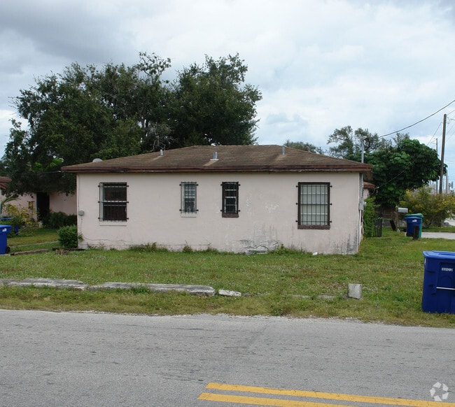 Building Photo - 791 NW 95th St