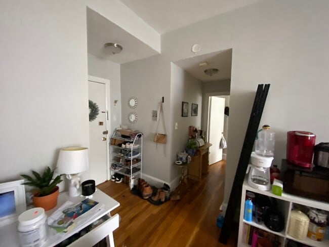 Building Photo - 16 Keswick St