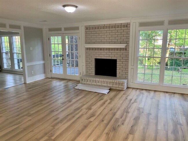 Foto del edificio - 2966 Tamerlane Ln