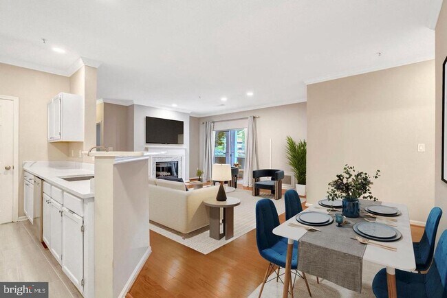 Foto del edificio - 1701 Lake Shore Crest Dr