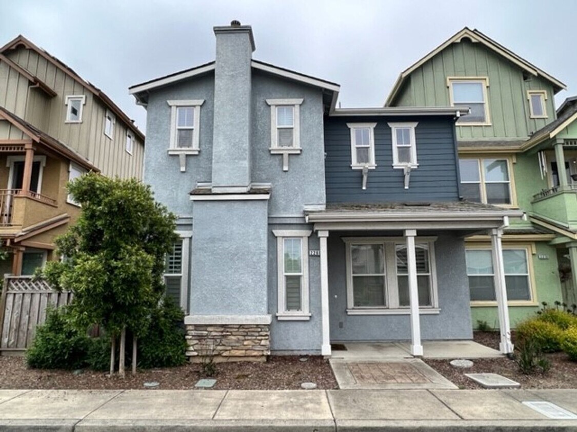 Primary Photo - MODERN AND CONVENIENT 3 BR/2.5 BA LIVING I...