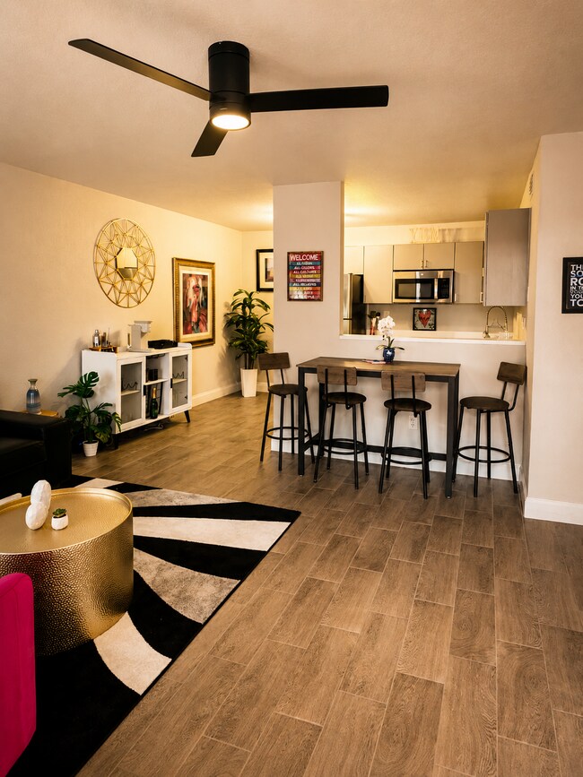 Foto del edificio - 21020 Voyager Blvd