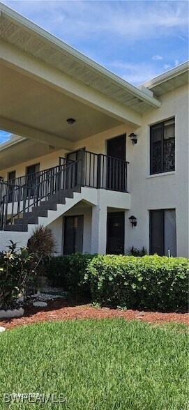 Building Photo - 15140 Riverbend Blvd