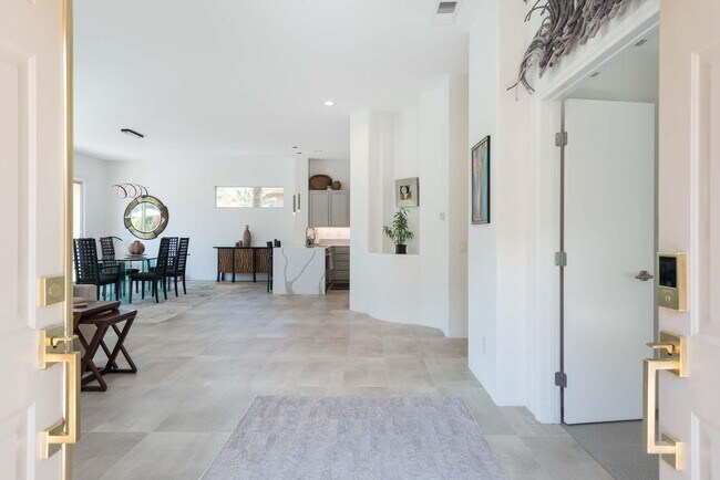 Foto del edificio - 211 Kavenish Dr