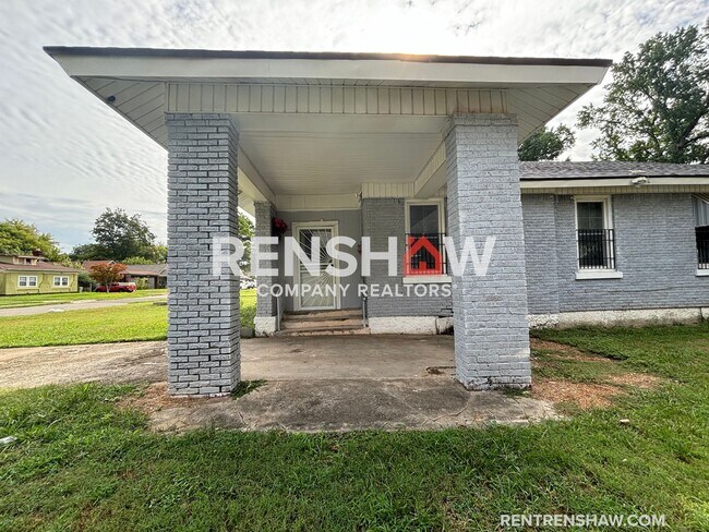 Building Photo - Historic Midtown Memphis - Charming 3 Bed ...