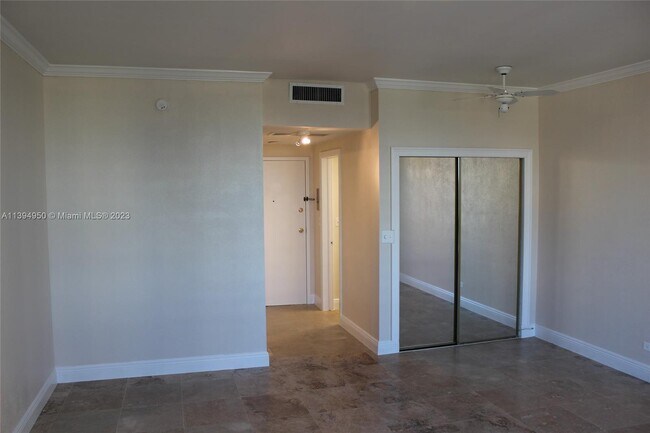 Foto del edificio - 700 Biltmore Way