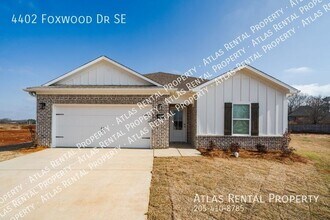 Building Photo - 4402 Foxwood Dr SE