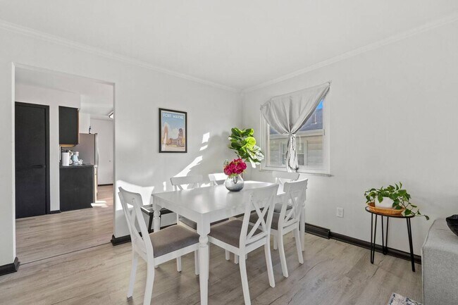 Foto del edificio - 4849 Fairfield Ave