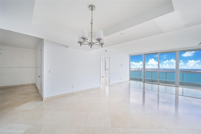 Building Photo - 1331 Brickell Bay Dr