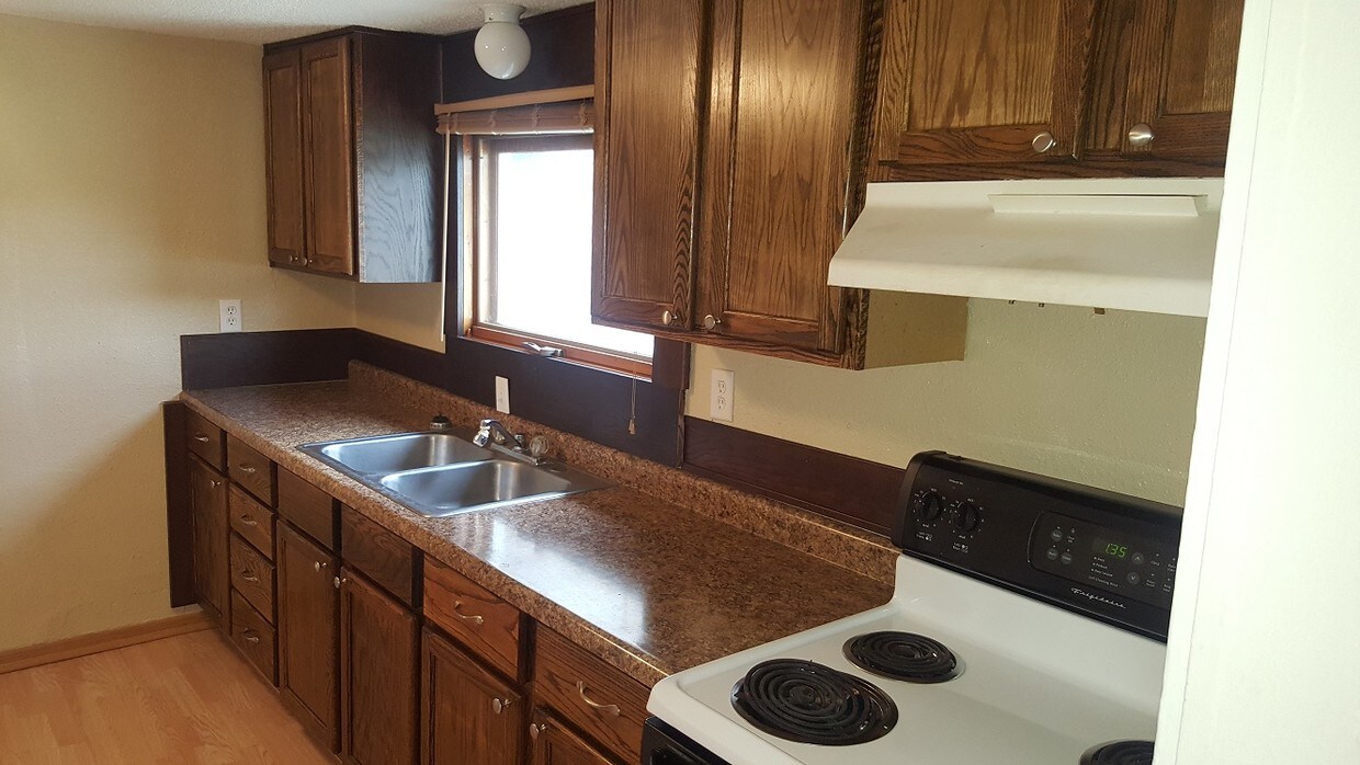 501 1st St W, Jamestown, ND 58401 House Rental in Jamestown, ND