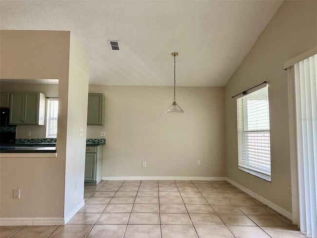 Building Photo - 579 Rouzer St