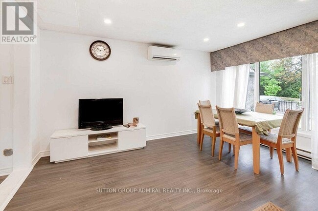 Photo du bâtiment - 143 Torresdale Ave