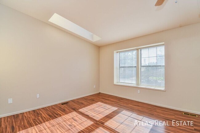 Foto del edificio - 3444 Hunterwood Dr