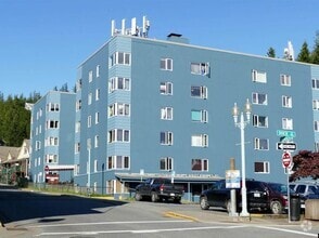 Building Photo - 420 Bawden St