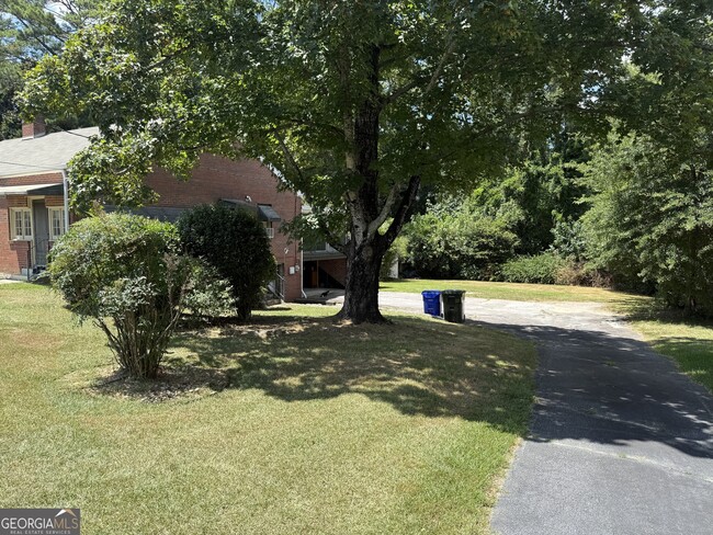 Foto del edificio - 998 Highland Cir SE