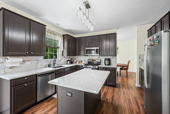 Building Photo - 126 Redmond Dr