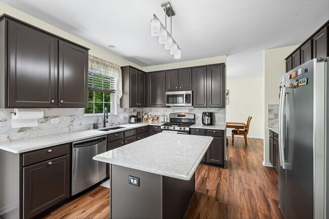 Foto del edificio - 126 Redmond Dr