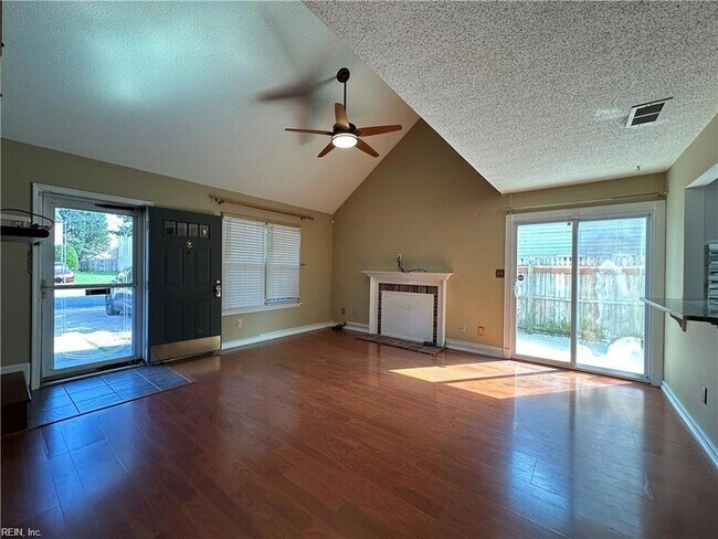 Foto del edificio - 3990 Roebling Ln