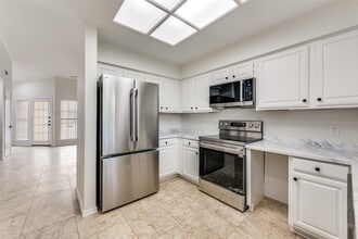 Building Photo - 401 Pebble Way