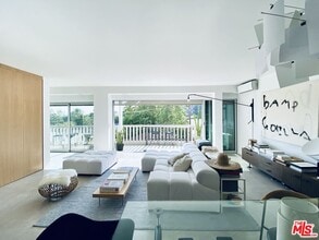 Building Photo - 999 N Doheny Dr