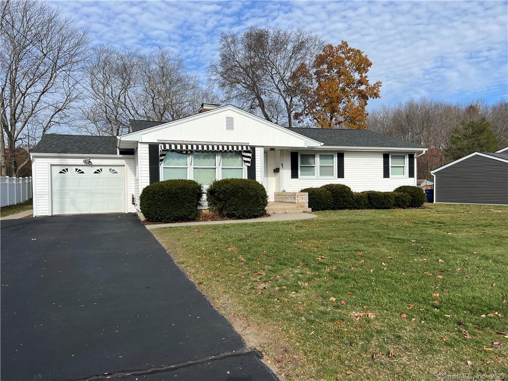 41 Savi Ave, Waterford, CT 06385 House Rental in Waterford, CT