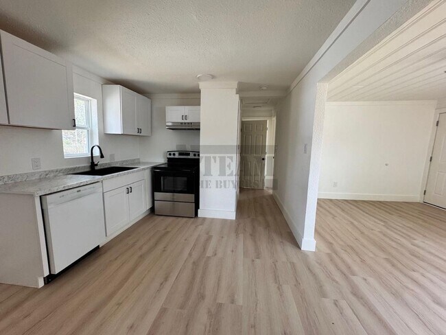 Foto del edificio - 109 E Woodland St