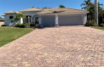 Building Photo - 11642 Royal Tee Cir
