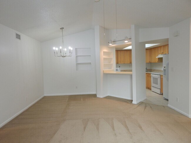 Building Photo - Spacious 2 Bedroom and 2 Full Bath Condominium
