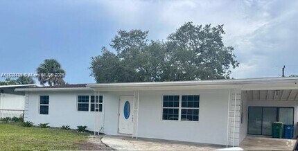 Building Photo - 3954 Coconut Cir N