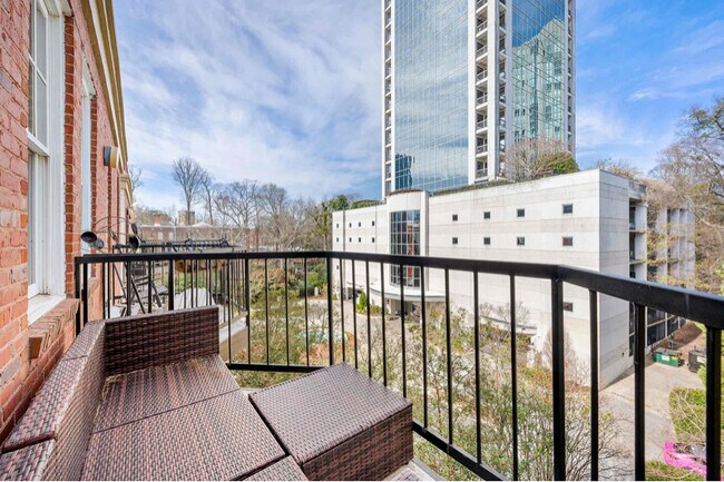 Foto del edificio - 2840 Peachtree Rd NW