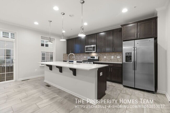 Building Photo - 7207 Barry Ln