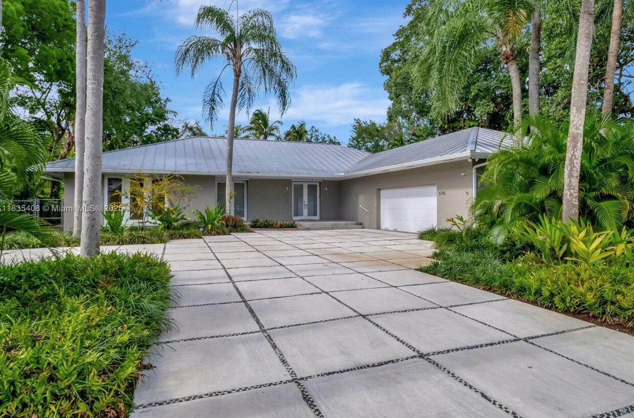 Foto principal - 5765 SW 84th St
