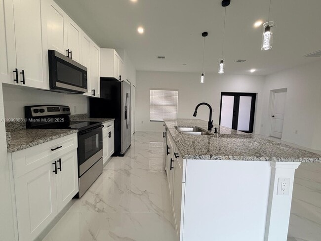 Building Photo - 2706 72nd St W