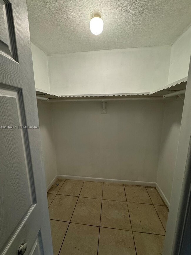 Foto del edificio - 3608 NW 104th Ave