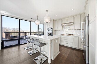 Interior Photo - Hubbard Park Place