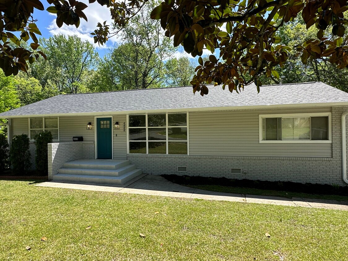 Foto principal - 4848 Gilmore Dr