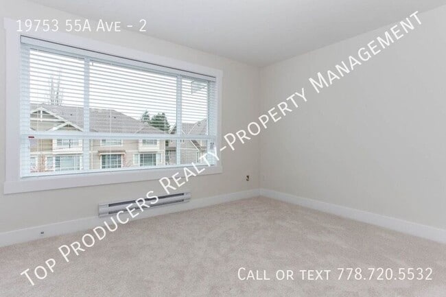 Building Photo - Beautiful 2 Bedroom Townhouse