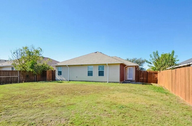 Building Photo - 2604 Mitchell Ln