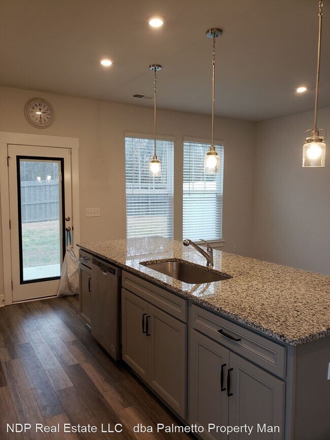 Building Photo - 3 br, 2.5 bath House - 136 Addington Lane