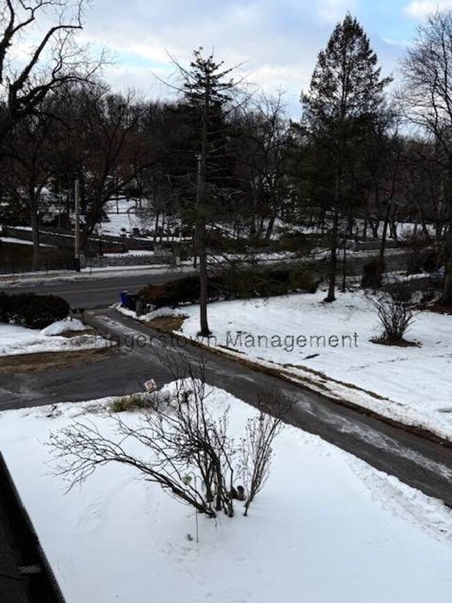 Foto del edificio - 528 Virginia Ave