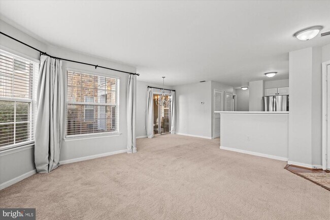 Foto del edificio - 5600 Willoughby Newton Dr