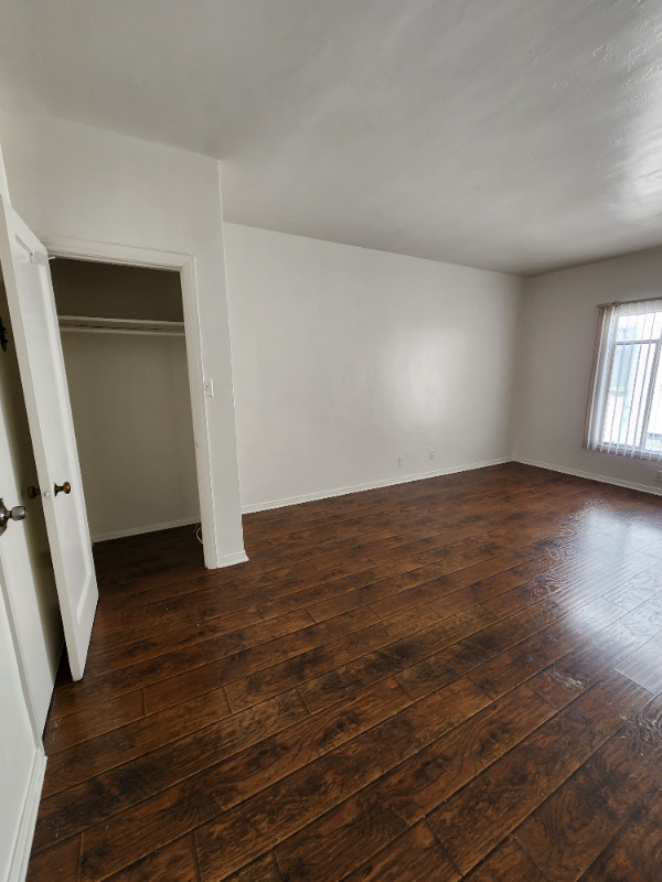 Building Photo - 615 Normandie Ave