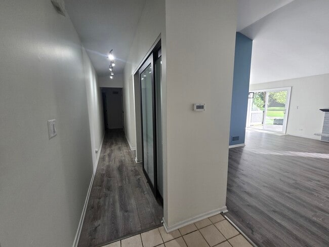 Building Photo - 39875 N Golf Ln