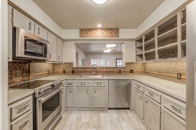 Foto del edificio - 5303 Shady Oak Cir