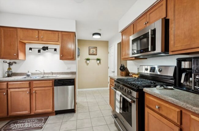 Foto del edificio - 161 Village Ct