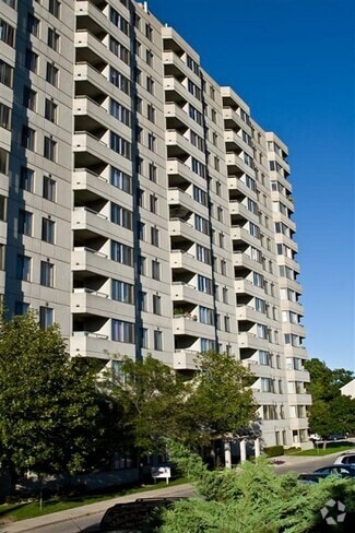 Building Photo - Highview Glen