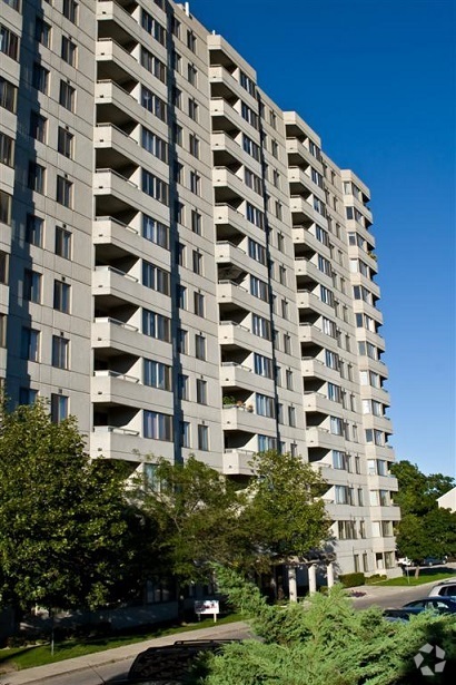 Building Photo - Highview Glen