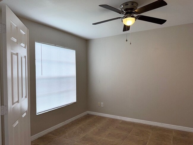 Building Photo - Experience this Cape Coral 3 bedroom 2 bath corner duplex with 1 car garage and screened in lanai.