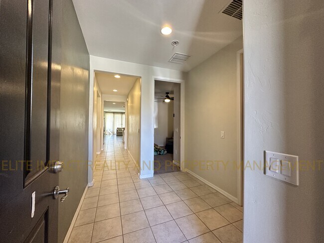 Building Photo - 6652 E Via Arroyo Largo