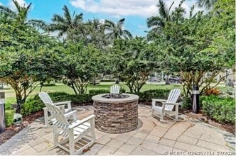 Building Photo - 1212 S Community Dr